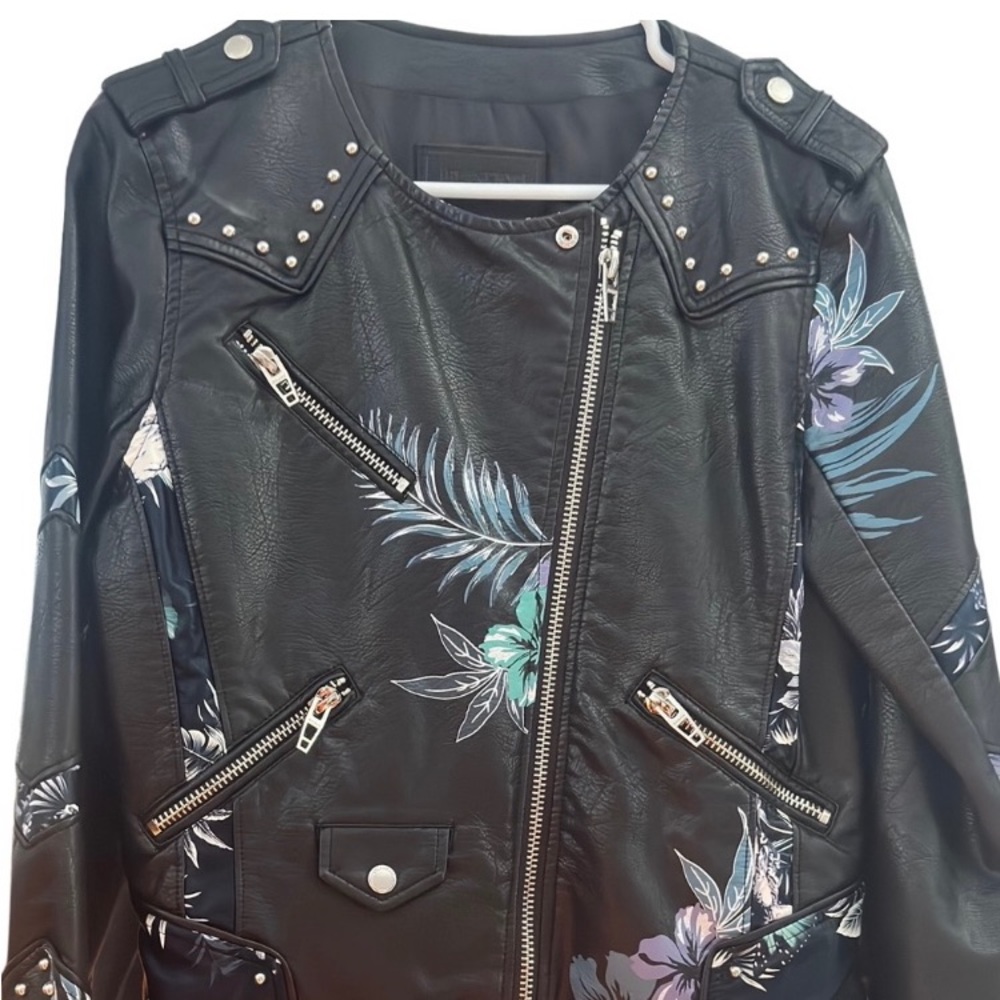 Medium, Leather motorcycle style, long sleeve, collarless, studs, multicolored,